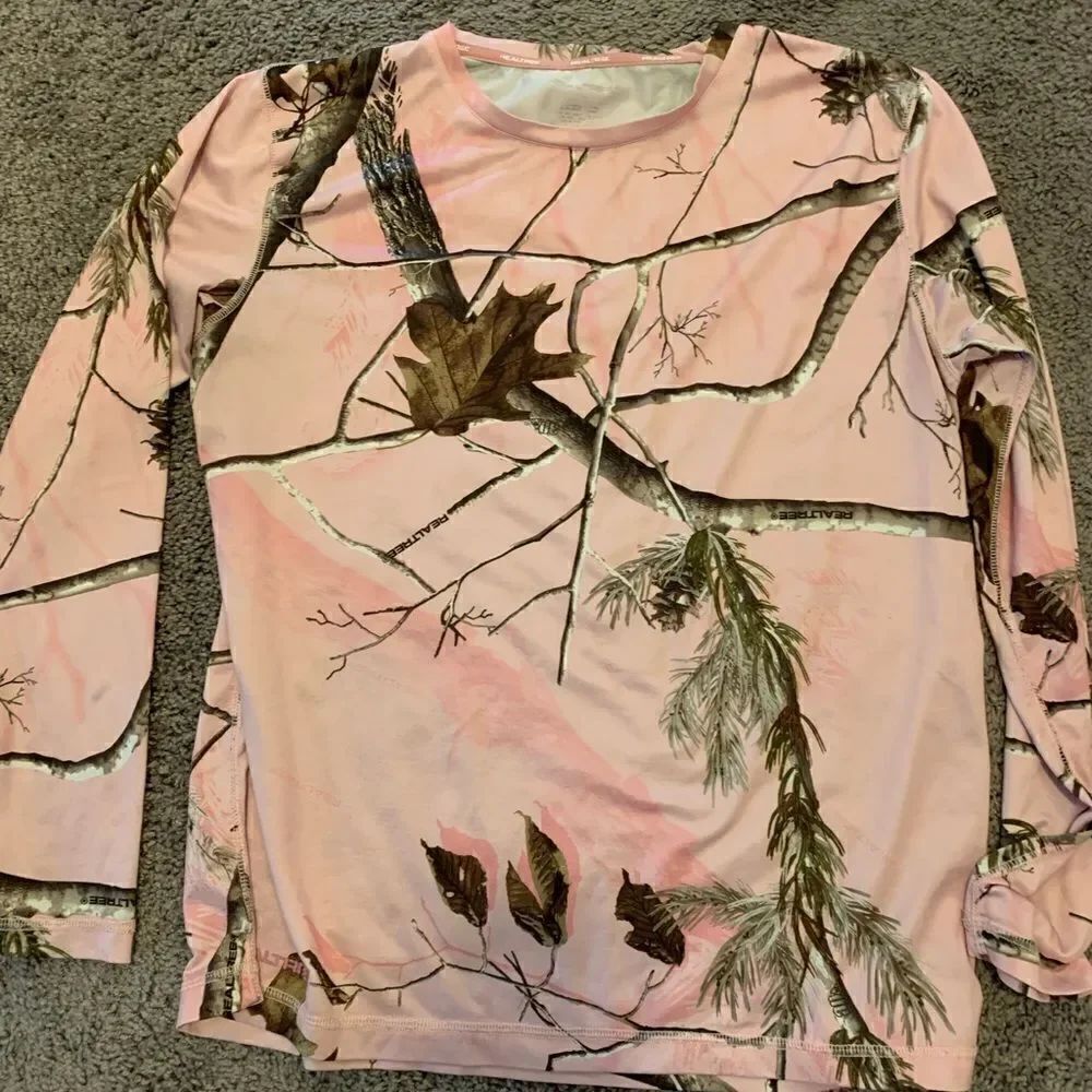 RealTree Women’s under layer shirt Size Large